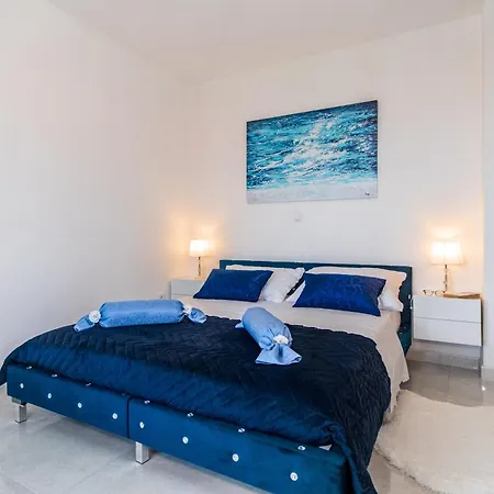 Tina With Seaview Krk Town